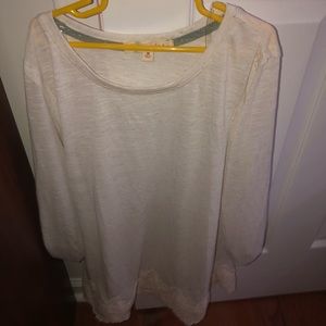 Long sleeve white tee